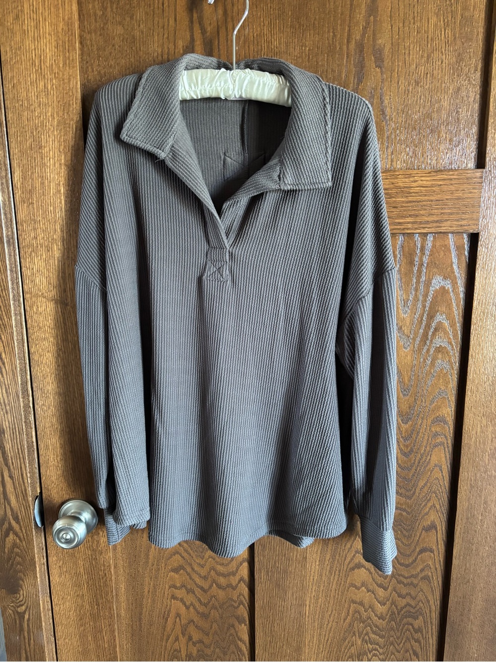 Women's Long-Sleeve Raised Rib Collared Ling Sleeve Polo Shirt - Gray. Small